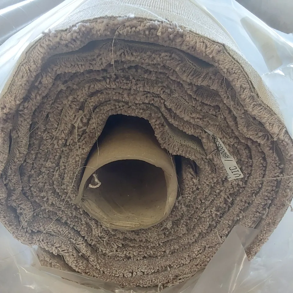 ROLL OF QUALITY ULTIMATE EXPRESSIONS ANTIQUE ROSE CARPET - APPROXIMATELY 5.65 x 5m