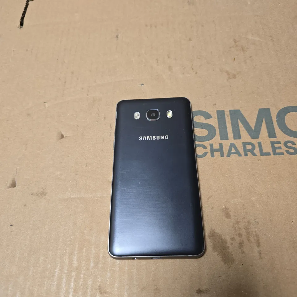 SAMSUNG GALAXY J5 SMART PHONE