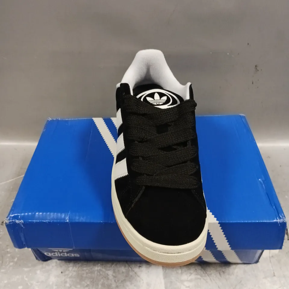 BOXED PAIR OF ADIDAS CAMPUS TRAINERS IN BLACK - 6.5