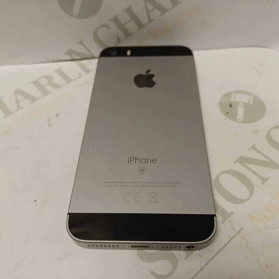 APPLE IPHONE SE (1ST GENERATION) - SILVER 