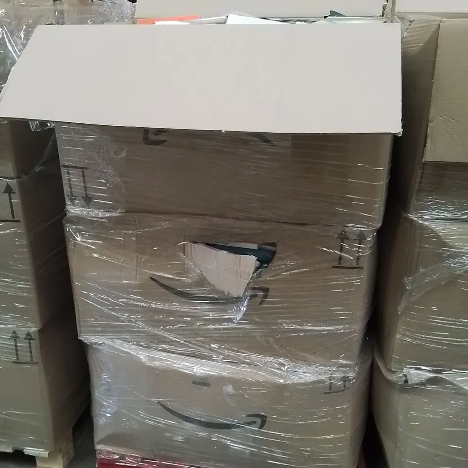 PALLET CONTAINING A LARGE QUANTITY OF PHONE CASES,SCREEN PROTECTORS 