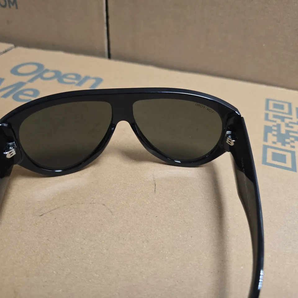 TOM FORD SUNGLASSES – BLACK FRAME WITH BROWN SOFT CASE AND BOX