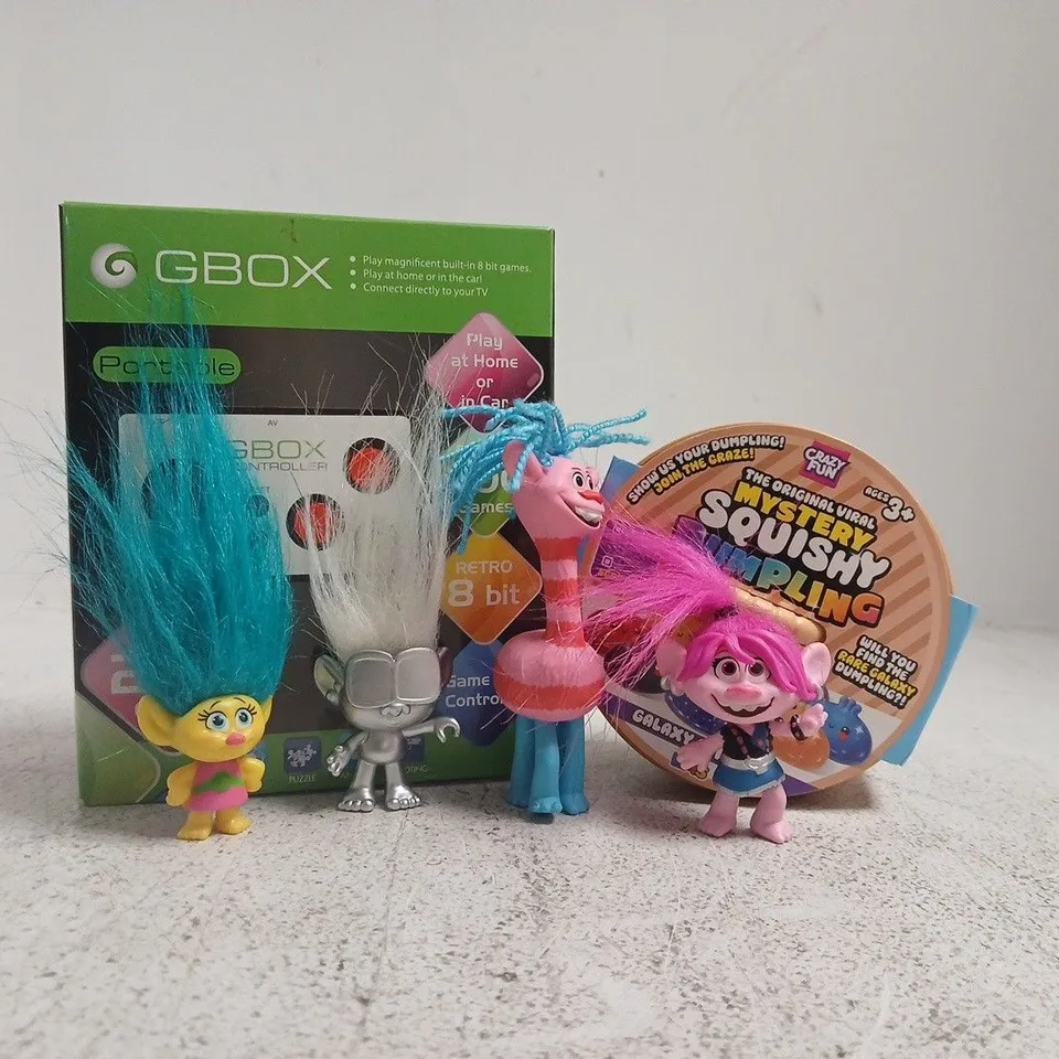 APPROXIMATELY 12 ASSORTED TOYS AND GAMES TO INCLUDE MYSTERY DUMPLING, GBOX CONTROLLER, ETC