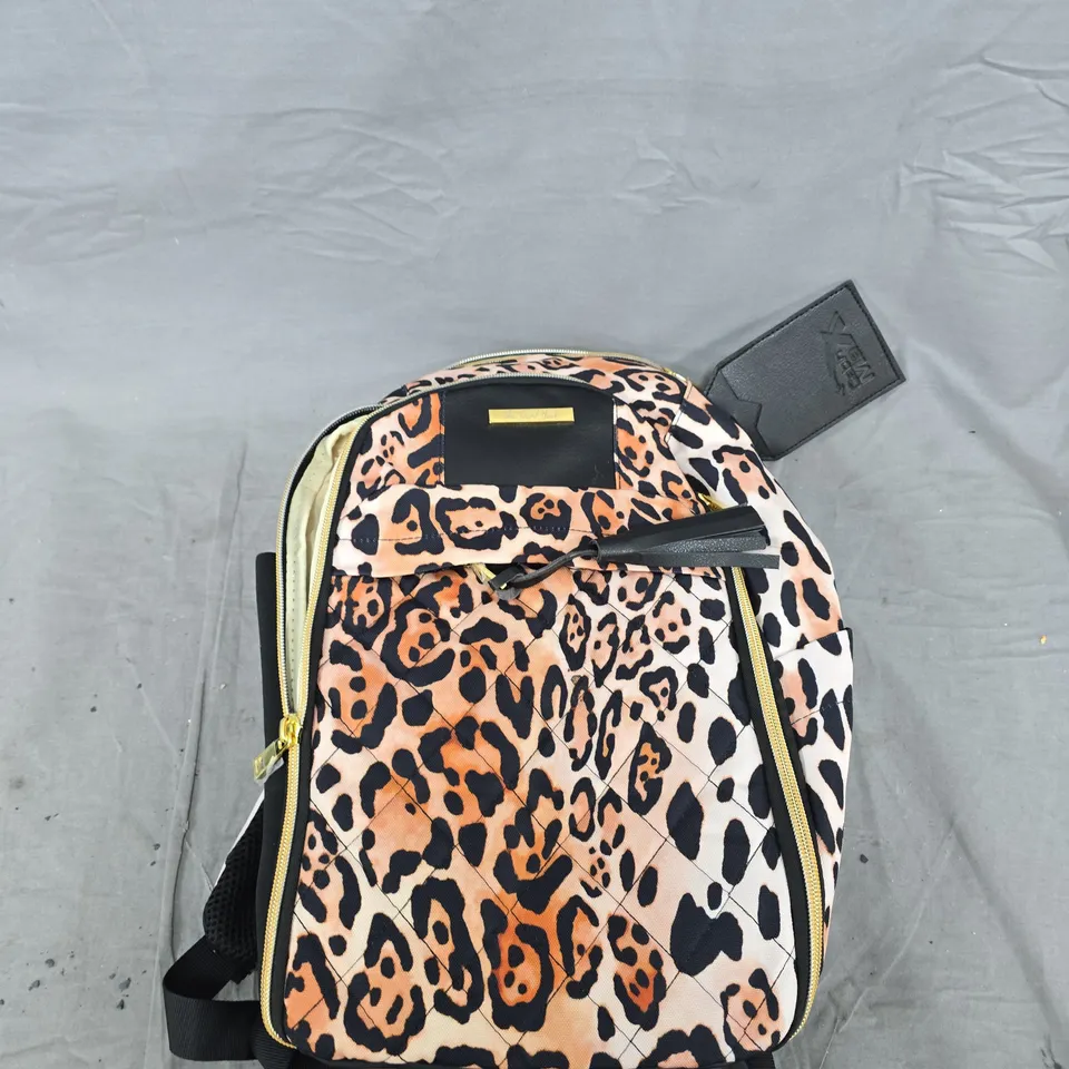 APPROXIMATELY 20 HOUSEHOLD ITEMS INCLUDING: LAPTOP BAG, BACKPACK AND KIDS TENT