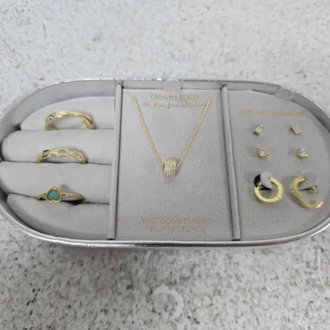 DEVIN ROSE GOLD-TONE JEWELLERY SET IN PRESENTATION BOX – NECKLACE, RINGS & EARRINGS