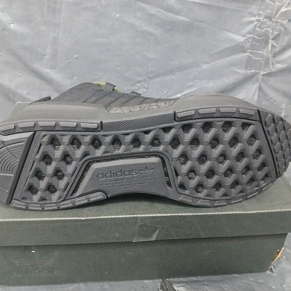 BOXED PAIR OF ADIDAS NMD V3 GTX TRAINERS - UK SIZE 8