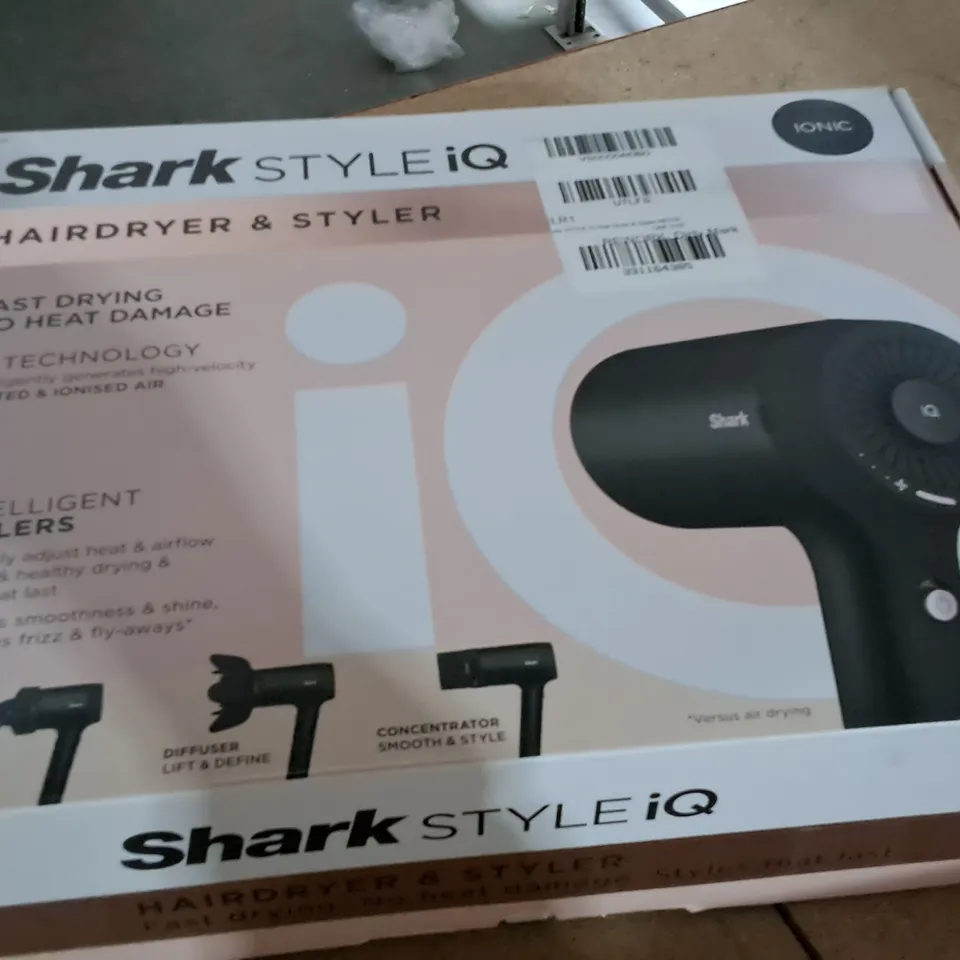 SHARKSTYLE IQ HAIRDRYER AND STYLER