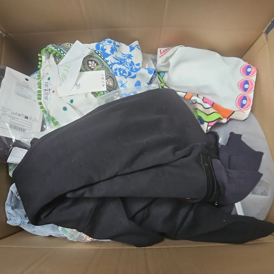 LARGE BOX OF APPROXIMATELY 25 ASSORTED CLOTHING ITEMS IN VARIOUS COLOURS, STYLES AND SIZES - COLLECTION ONLY