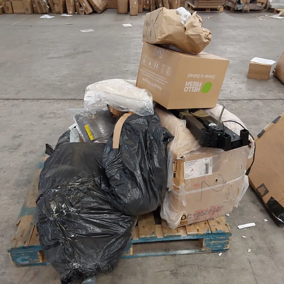 PALLET OF ASSORTED FURNITURE PARTS AND CONSUMER PRODUCTS 