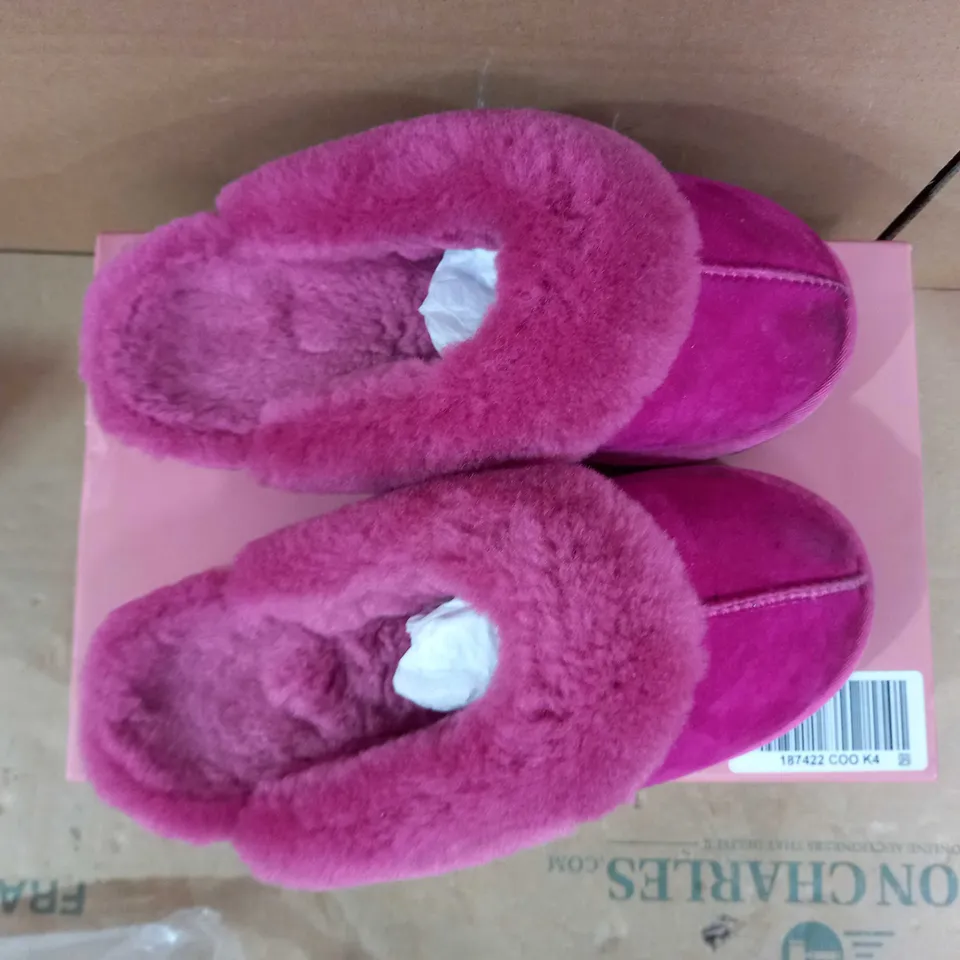 MODA IN PELLE COSSIE SLIPPER SIZE 4