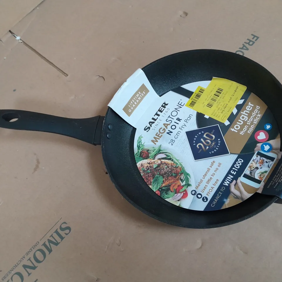 SALTER MEGASTONE NOIR 28CM FRY PAN 