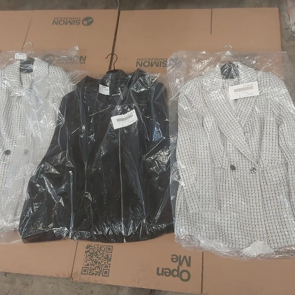PALLET CONTAINING APPROXIMATELY 150x BRAND NEW JD WILLIAMS AND SIMPLY BE JACKETS/BLAZERS ECT