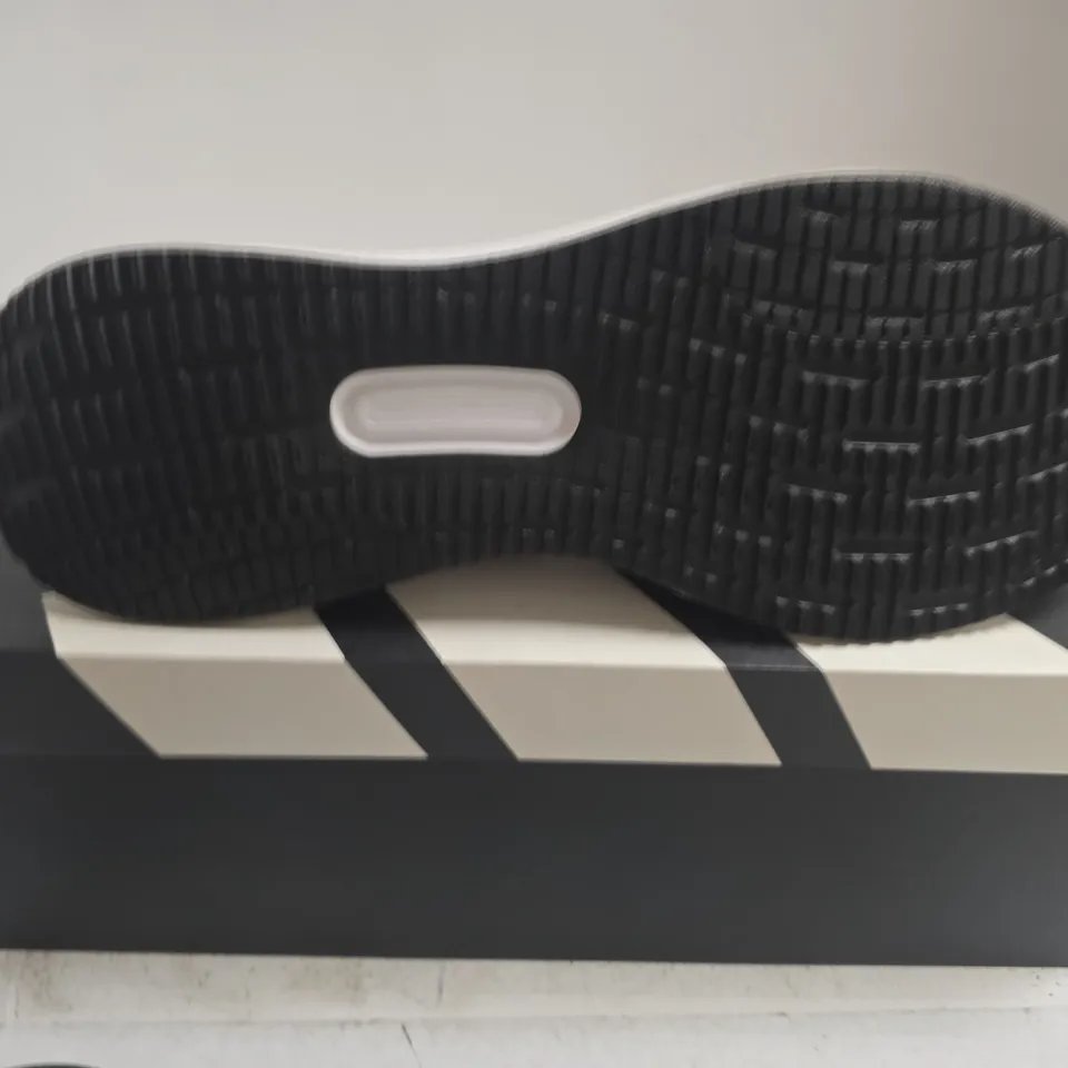 BOXED PAIR OF ADIDAS RUN FALCON 5 WIDE RUNNING SHOES - BLACK/WHITE, UK 11.5