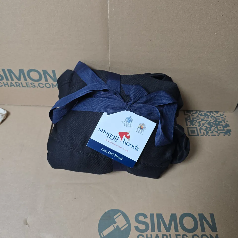 SNUGGY HOODS BLACK  TURN-OUT HOOD FOR HORSES – BRANDED CARRY BAG