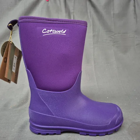 BOXED PAIR OF COTSWOLD WELLINGTON BOOTS IN PURPLE UK SIZE 2