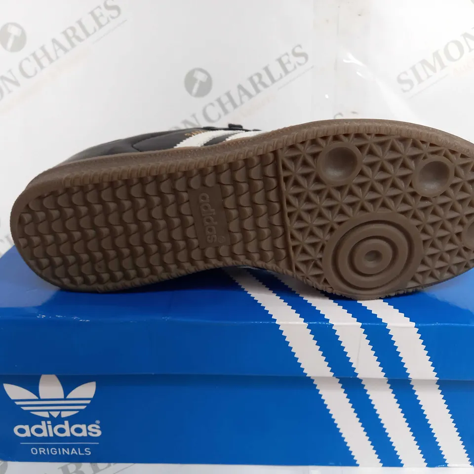 BOXED ADIDAS SAMBA OG BLACK TRAINERS - UK 7