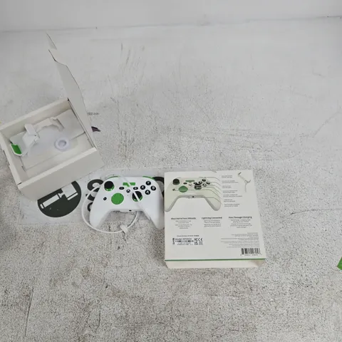 RIOTPWR GAME CONTROLLER – LIGHTNING CONNECTED FOR IPHONE/IPAD (BOXED)
