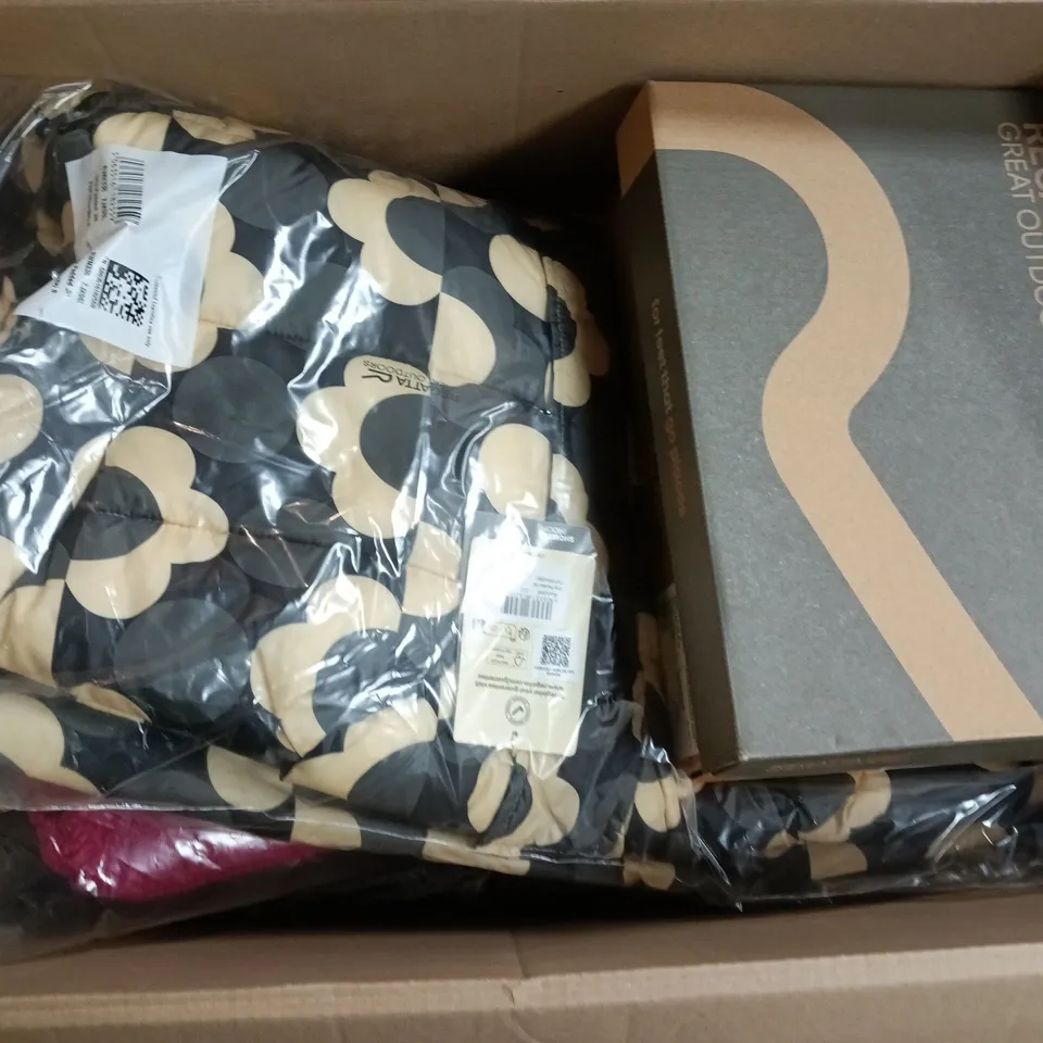 APPROXIMATELY 11 ASSORTED BRAND NEW REGATTA CLOTHING ITEMS IN VARIOUS SIZES, STYLES & COLOURS TO INCLUDE EMILICA BORG, LADY HOLCOMBE IEP MID, FARBANK, ETC