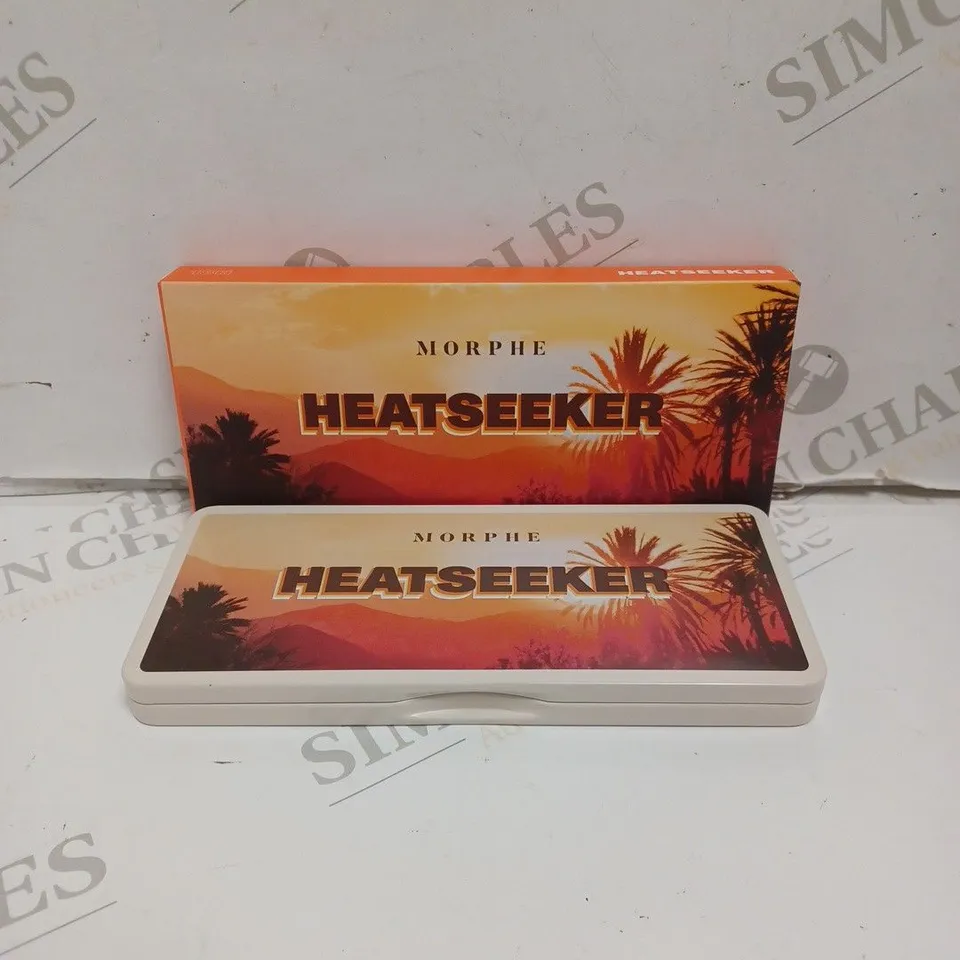 BOXED MORPHE HEATSEEKER ARTISTRY PALETTE. 