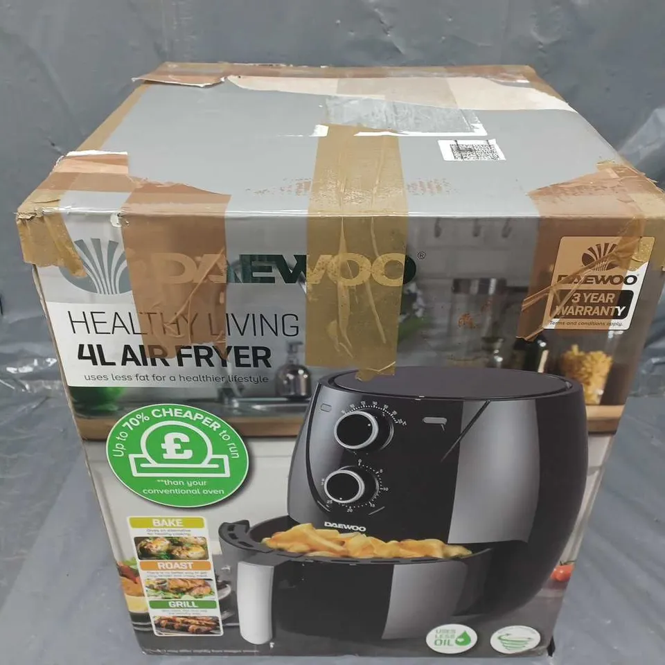 BOXED DAEWOO 4L AIR FRYER