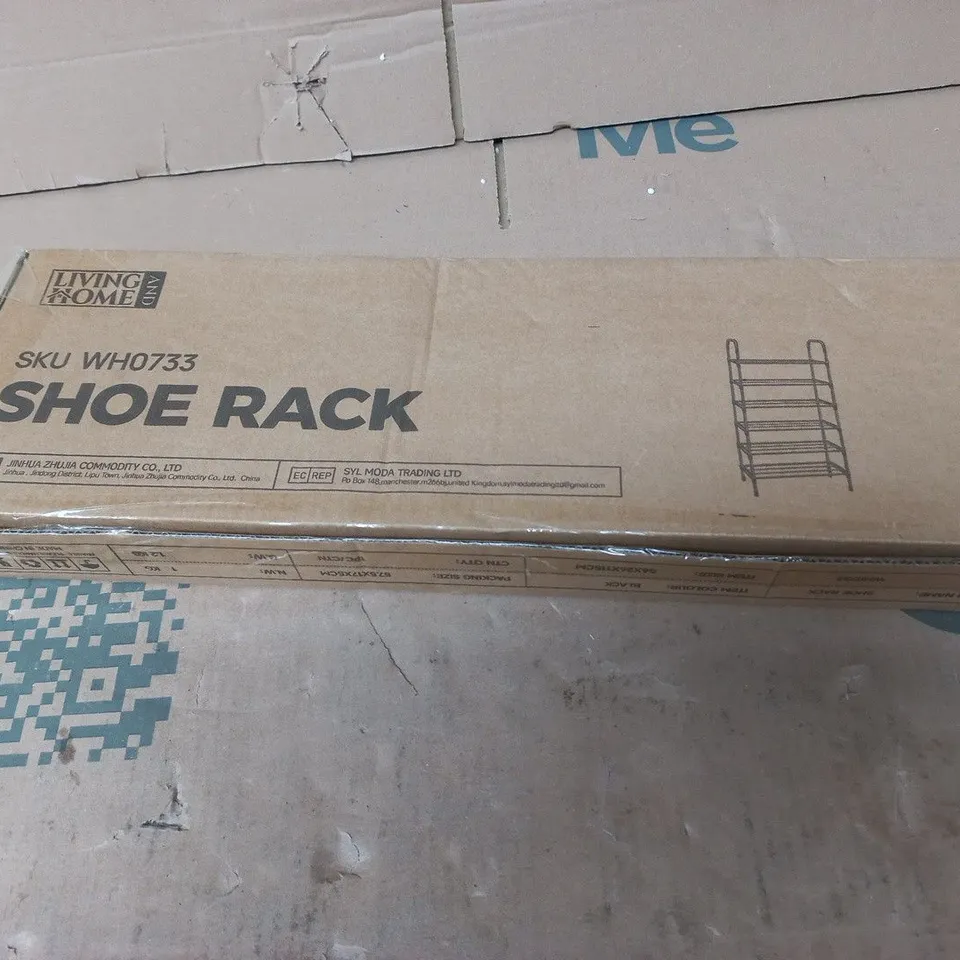 BOX OF APPROXIMATELY 18 ASSORTED ITEMS TO INCLUDE; LIVING AND HOME SHOE RACK