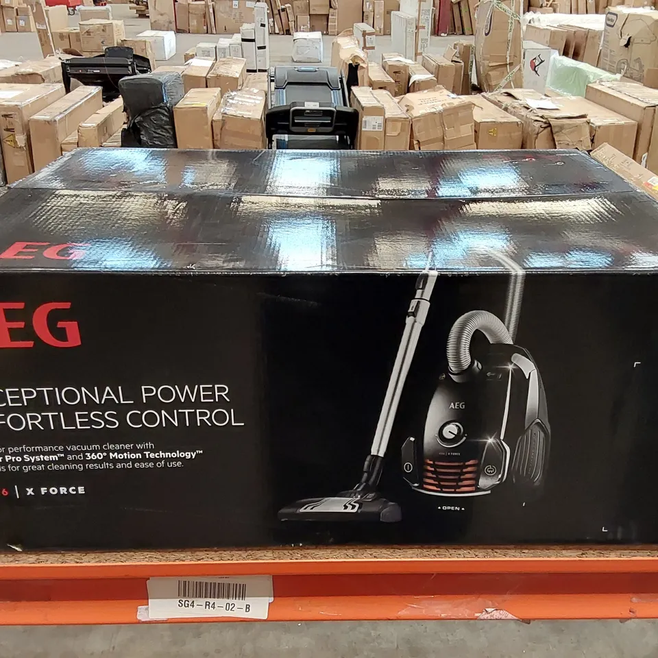 AEG VX6-2-CB-P BAGGED CYLINDER VACUUM CLEANER - A++ RATED