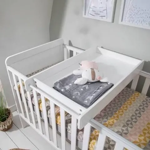 BOXED TUTTI BAMBINI RIO COT BED WITH COT TOP CHANGER - WHITE