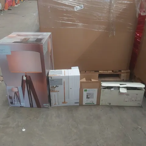 PALLET CONTAINING A VERY LARGE QUANTITY OF ASSORTED DESIGNER LIGHTING PRODUCTS INCLUDING: TRIO TRIPOD FLOOR LAMP, BOBBY FLOOR LAMP, ERIN CEILING LIGHT ECT