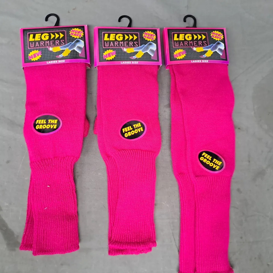 BOX OF APPROXIMATELY 20 ASSORTED WOMEN'S LEG WARMERS IN PINK (SIZES VARY) - COLLECTION ONLY