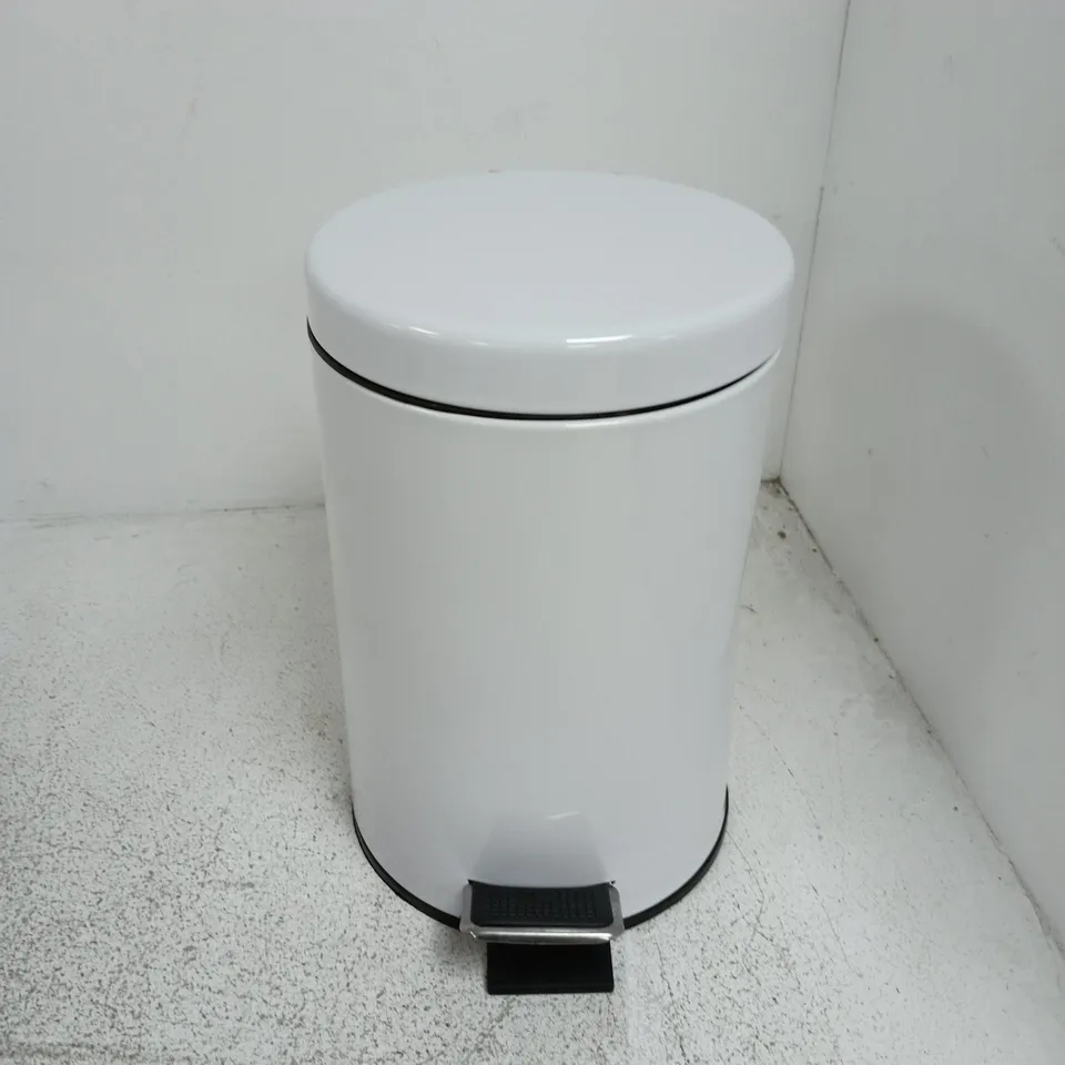 BOXED HIGHLANDS HOMEWARE 3L PEDAL BIN - WHITE POWDER COATED