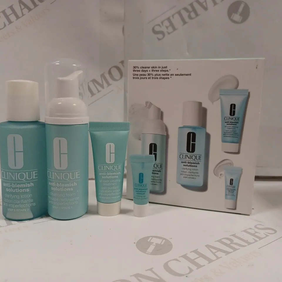 BOXED CLINIQUE SKIN SCHOOL ANT-BLEMISH BASICS KIT 