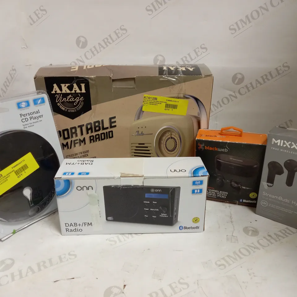 LOT OF 10 ELECTRICAL ITEMS, TO INCLUDE RADIO, EARPHONES, CD PLAYER, ETC