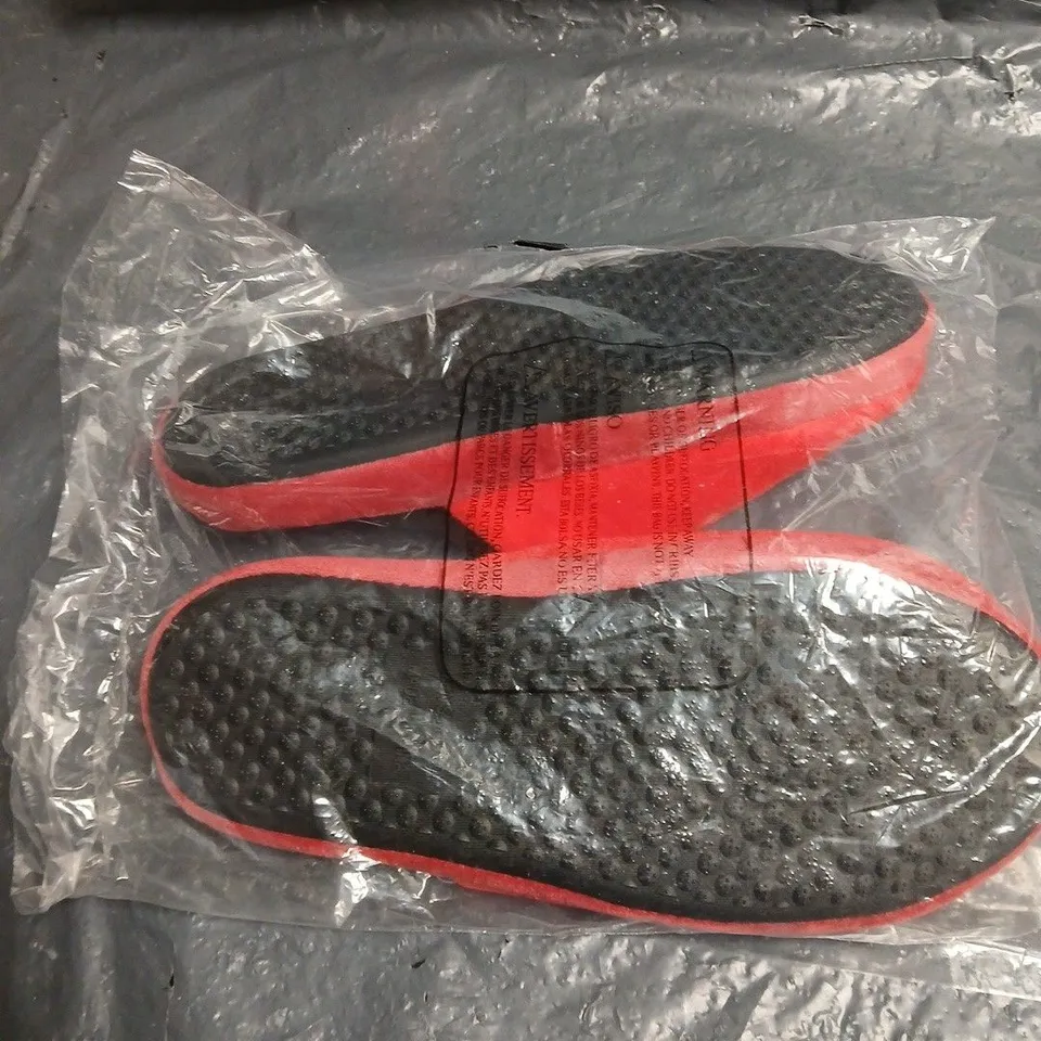 ARSENAL OFFICIAL PRODUCT, MEDIUM SLIDE SLIPPER UNBOXED