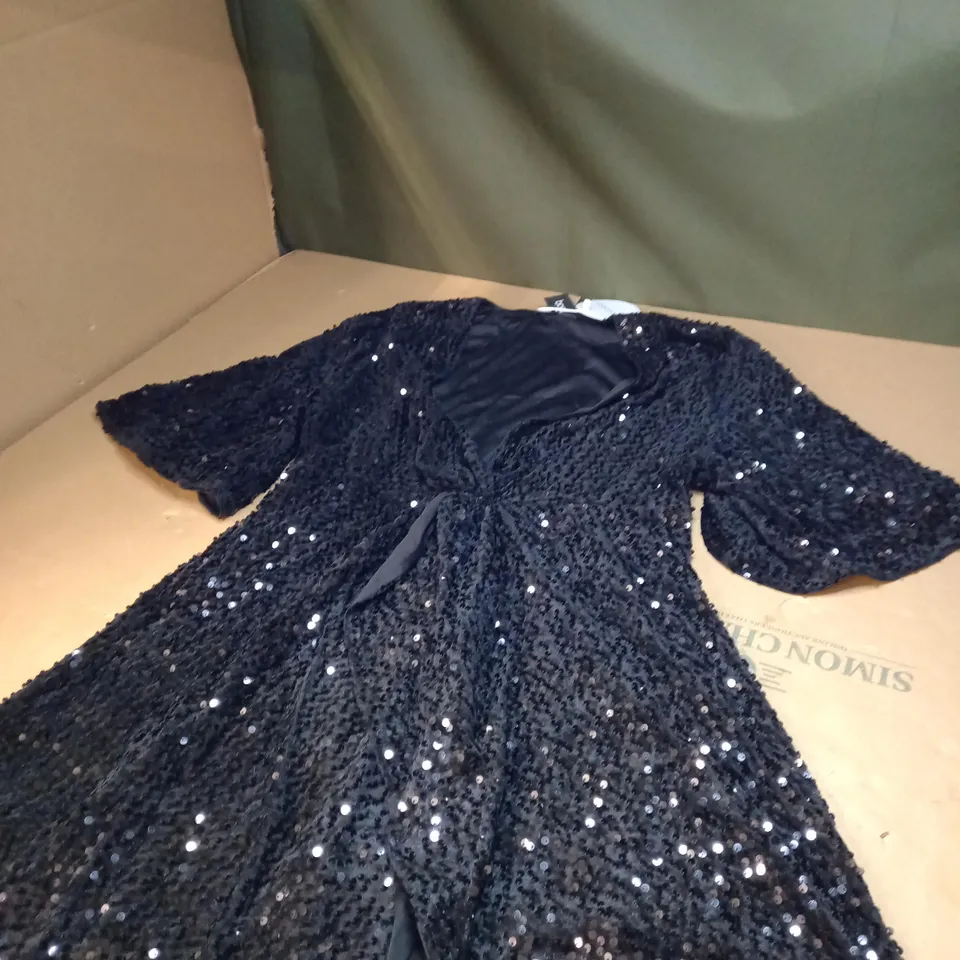PLUS SEQUIN TWIST FRONT DRESS IN BLACK SIZE 18