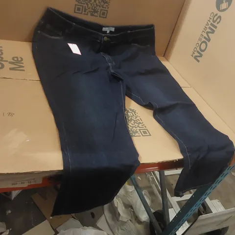 BOX CONTAINING APPROXIMATELY 10x BRAND NEW JULIPA INDIGO SLIM FIT JEANS - SIZE 26