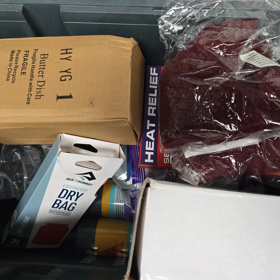 APPROXIMATELY 15 ASSORTED HOUSEHOLD ITEMS TO INCLUDE SILICONE SEALANT, SEATOSUMMIT LIGHTWEIGHT DRY BAG, SELF WARMING PATCHES, ETC