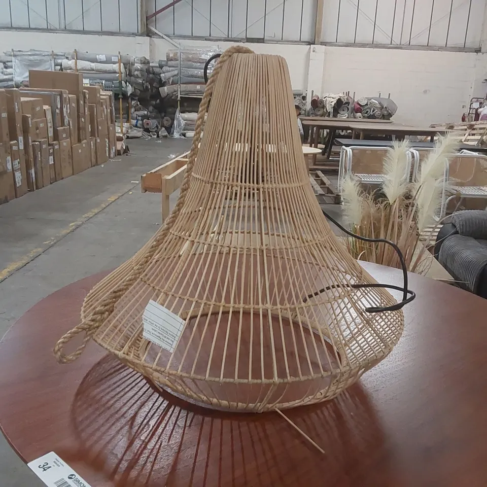 NATURAL RATTAN PENDANT LIGHT