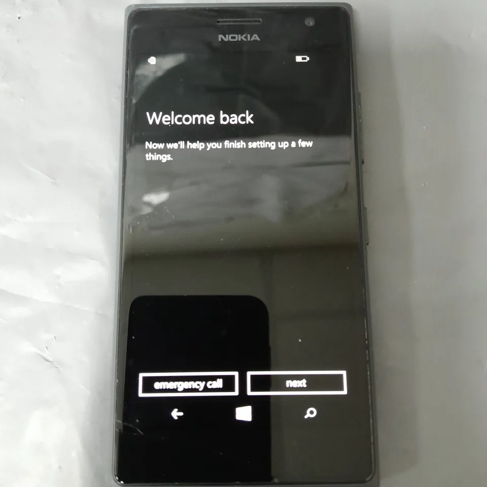 UNBOXED NOKIA LUMIA 735 02 BLACK 8GB