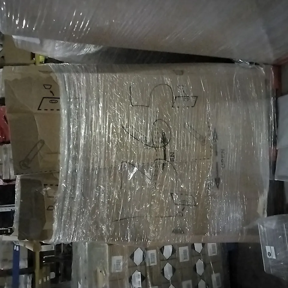 PALLET OF ASSORTED ITEMS INCLUDING M DESIGN WIRE BASKET, GLOBAL WALKABOUT SCRATCH OFF MAP, M DESIGN PLASTIC BASKETS, FOLDABLE STORAGE CUBE, MODULO