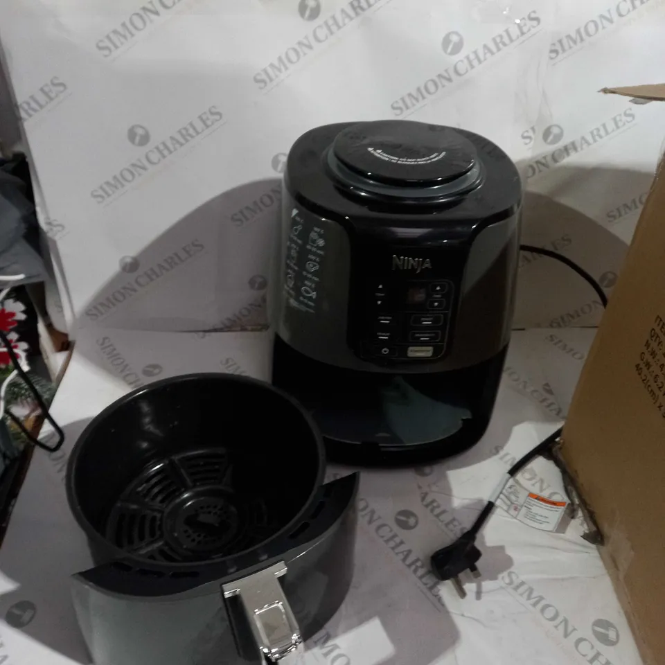 BOXED NINJA AIR FRYER 