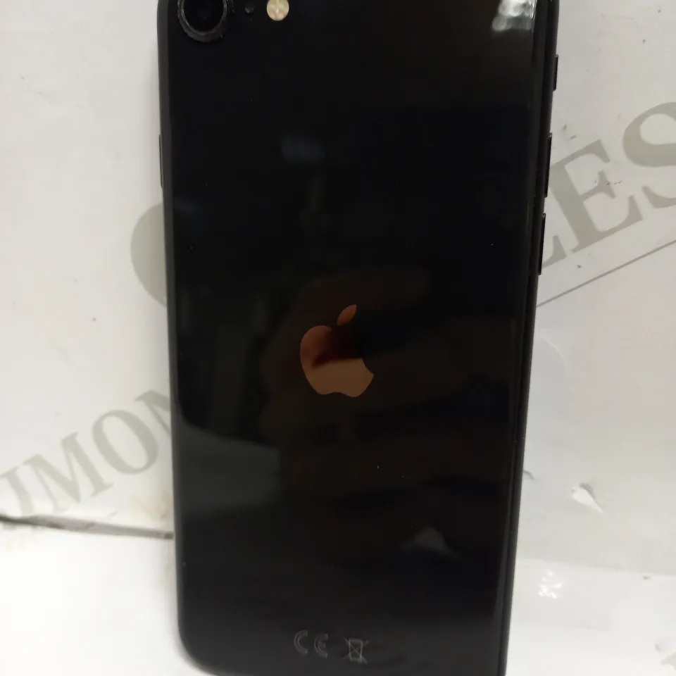 IPHONE SE BLACK