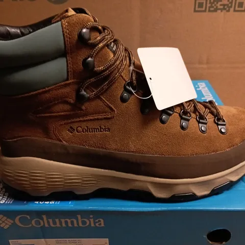 BOXED PAIR OF COLUMBIA NEWTON ALPINE HIKING BOOTS - UK SIZE 9