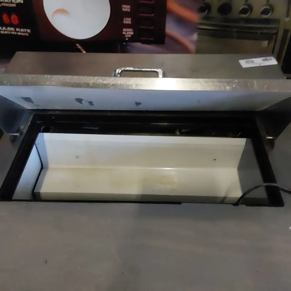 TRUE REFRIGERATION TSSU-38-08 SALAD/SANDWICH REFRIGERATED PREP TABLE 