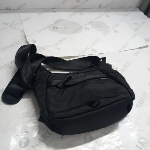 VANSGUARD BLACK CROSSBODY BAG