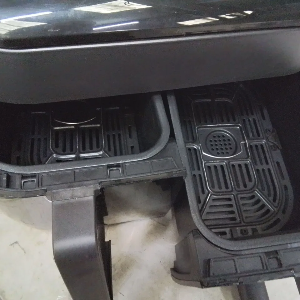 BOXED INSTANT VORTEX 8 IN 1 PLUS DOUBLE AIR FRYER 7.6L 