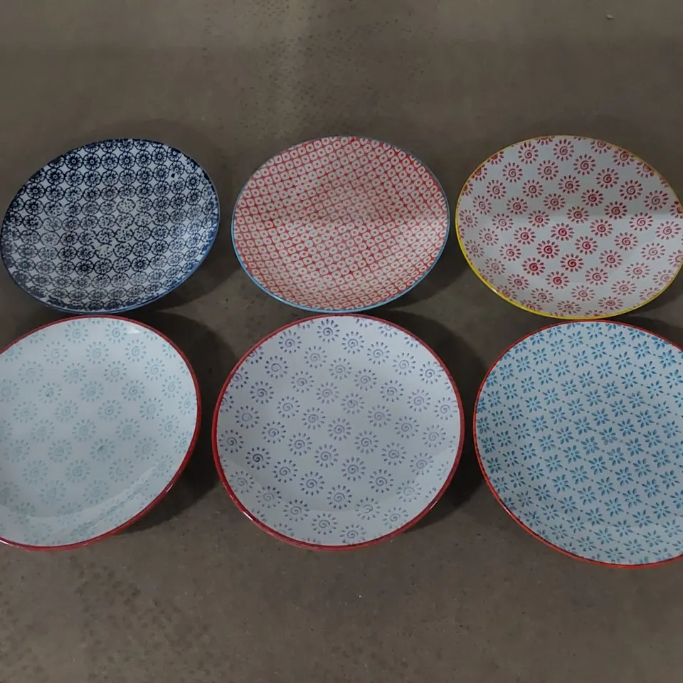 BOXED NICOLA SPRING HAND PRINTED SIDE PLATES - SET OF 12