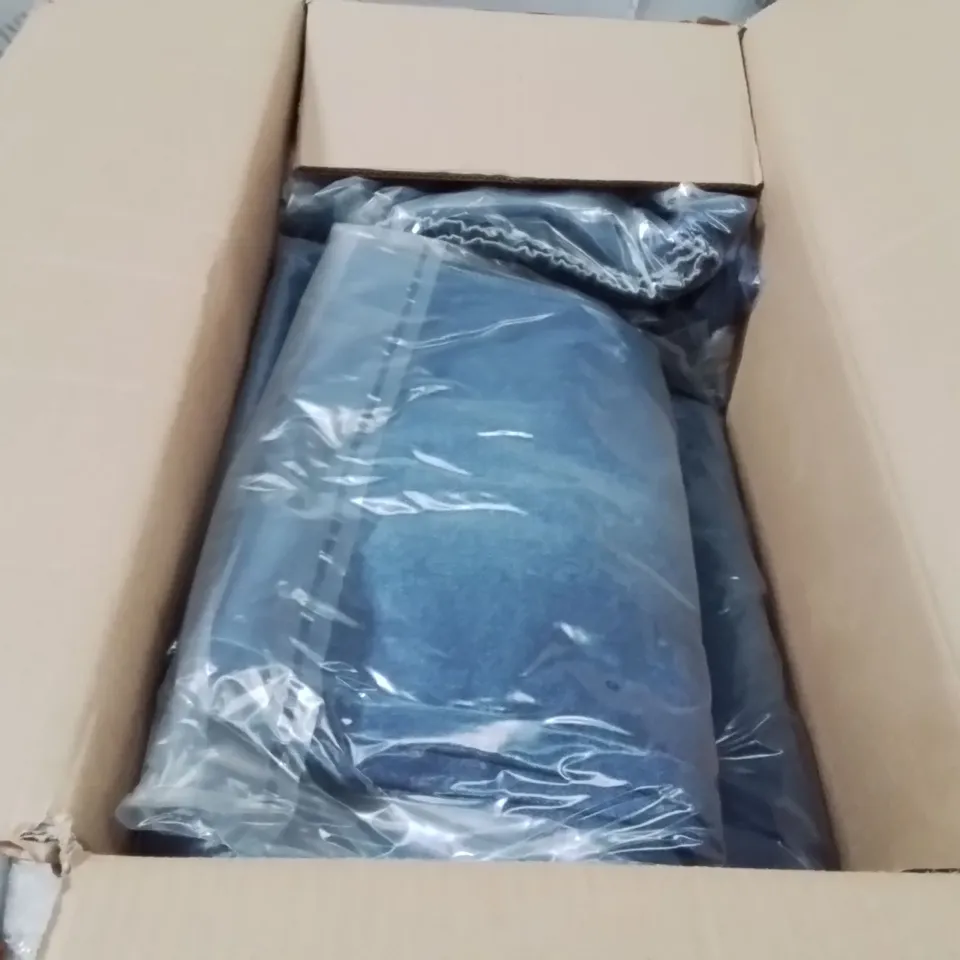 BOXED BRAND NEW APPROXIMATELY 12 SIMPLY BE MID BLUE PLEAT DETAIL JEANS SIZE 24L