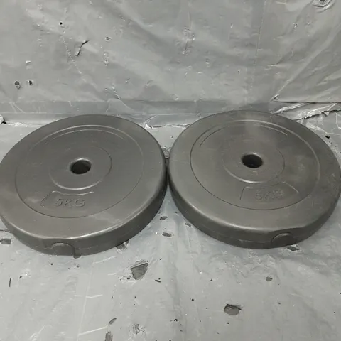 TWO 5 KG BUMPER PLATES 