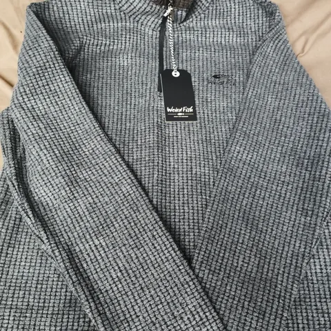 WEIRD FISH NEWARK 1/4 ZIP GRID FLEECE IN NAVY SIZE MEDIUM