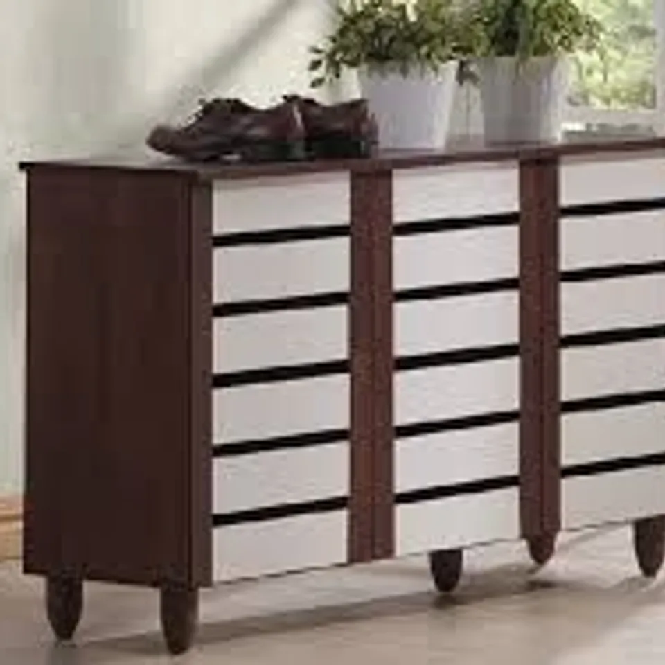 BOXED SHOES CABINET WITH 3 DOORS (1 BOX)
